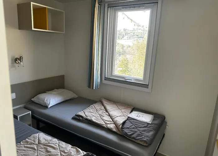 Mobilhome 4 Etoiles * كانيو سور مير
